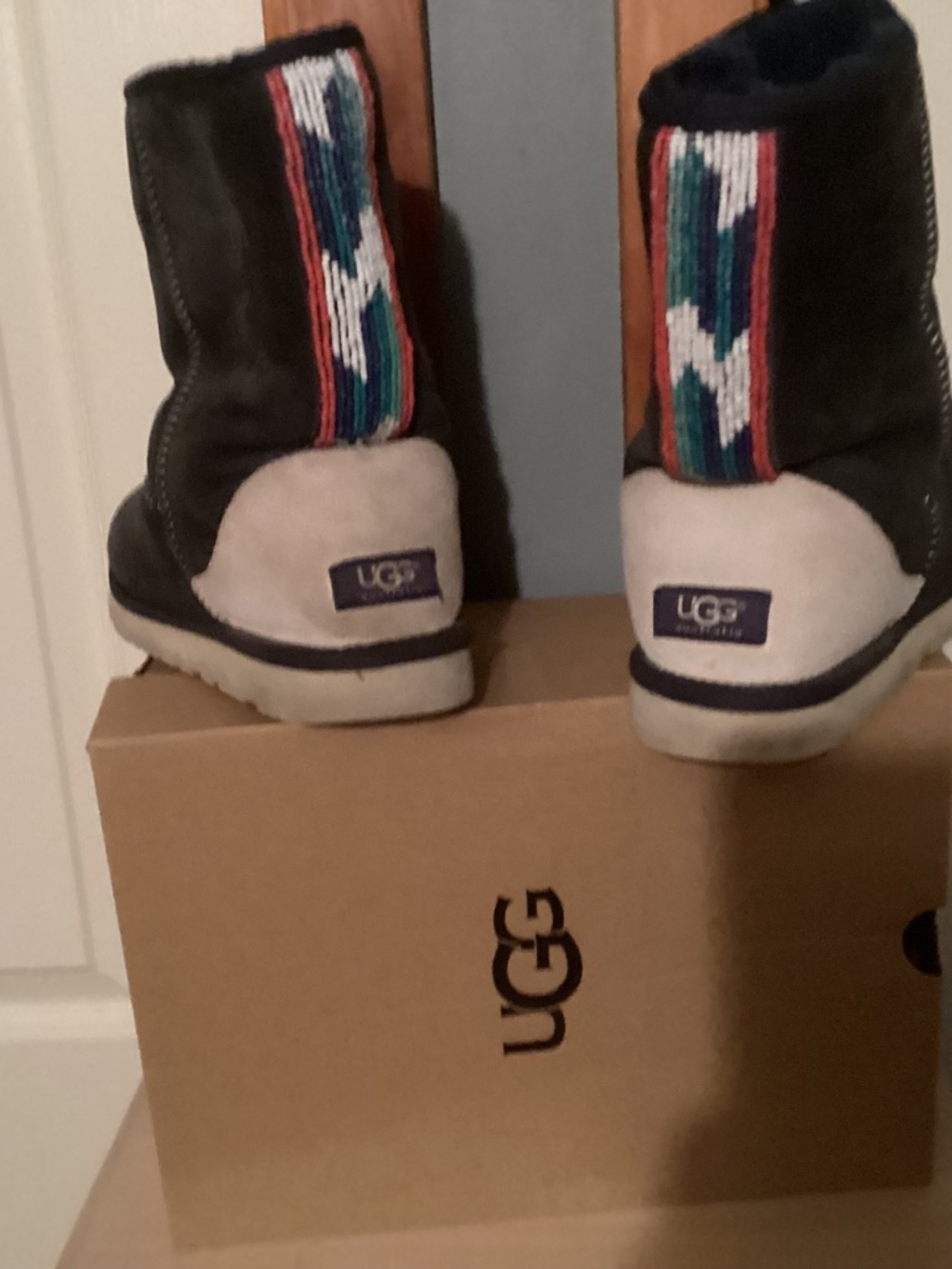 UGG - Picture 3 of 4